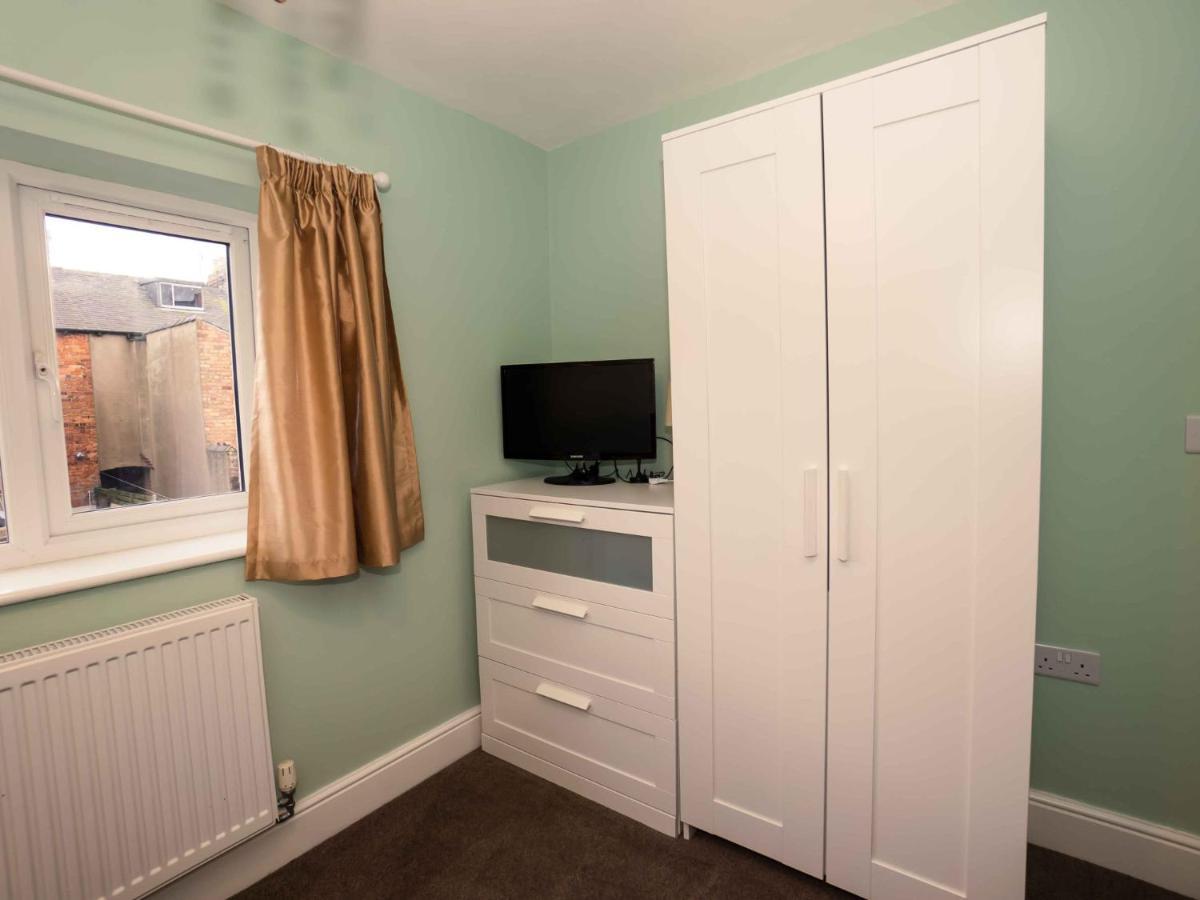 Pass The Keys Newly Renovated 2 Bedroom Apartment And Free Parking Скарборо Экстерьер фото